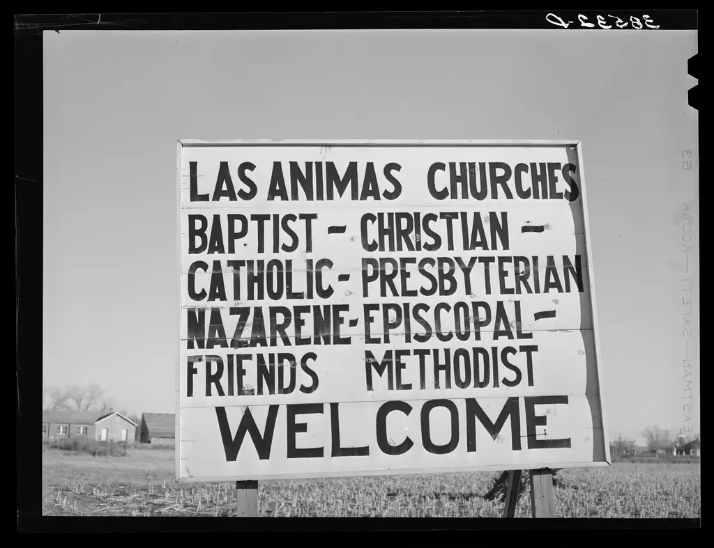City limits sign displaying municipal signage design