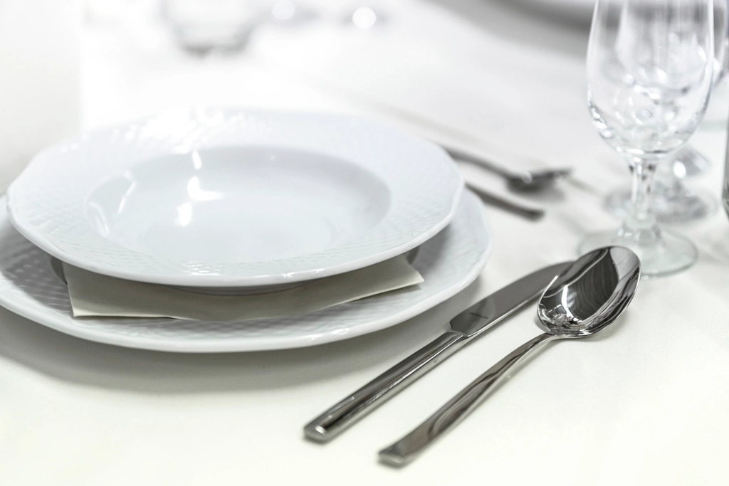 Elegant restaurant table setting representing a Dubai F&B brand experience